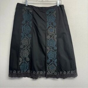 Chic Black and Gray Floral A-Line Skirt